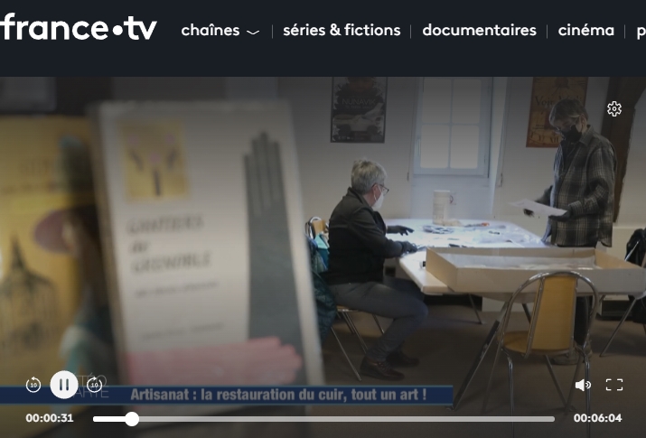 Photo 1 Video - France TV Météo à la carte - Craftsmanship: restoring leather, quite an art!